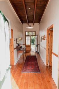 Кухня или мини-кухня в Cypress Cottage No 80
