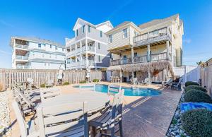 Πισίνα στο ή κοντά στο K1422 The Watch Tower - Ocean Views! Rec Room! Pool & Tiki Bar Oasis!