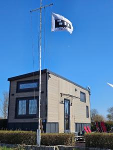 Το κτήριο όπου στεγάζεται  η παραθεριστική κατοικία