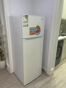 Una cocina o cocineta en The apartment is two complete rooms