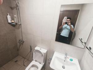 Ένα μπάνιο στο Private Room with Bath