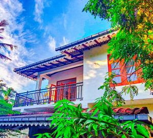 Το κτήριο όπου στεγάζεται  το διαμέρισμα