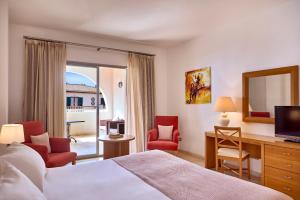 Postel nebo postele na pokoji v ubytování Hotel Bendinat + 93 fotografií