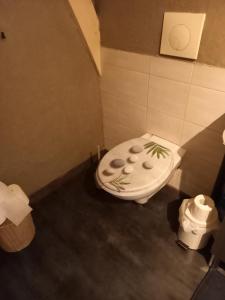 Ένα μπάνιο στο Loue une chambre pour les 24 heures voiture