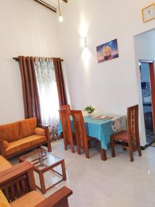 Χώρος καθιστικού στο Villa Pabasara +6 φωτογραφίες