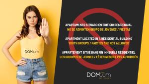 un prospectus montrant une femme en short et un panneau d'interdiction dans l'établissement DOMuum Holidays - AUGUSTA Family Home, à Salou