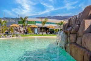 Swimmingpoolen hos eller tæt på Apartamento de Lujo con Jacuzzi Privado, Piscina y Vistas al Mar