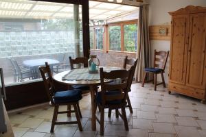 Posezení v ubytování Huisje aan Zee + 20 fotografií