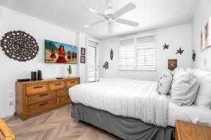 En eller flere senge i et værelse på Keauhou Akahi 210 + 25 billeder