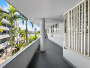 Balkón nebo terasa v ubytování Condado Studio with Pool Walk to Beach n Dining