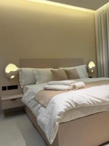 Ένα ή περισσότερα κρεβάτια σε δωμάτιο στο Avatara - Mahavatar Babaji Cave +9 φωτογραφίες