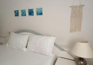 Ένα ή περισσότερα κρεβάτια σε δωμάτιο στο Irini Garden House