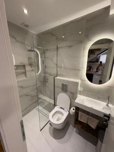 Ένα μπάνιο στο NOBBY SKIATHOS LUXURY APARTMENTs