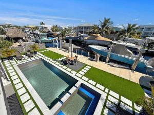 Bazén v ubytování Key Largo Beach House nebo v jeho okolí