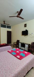 Μια τηλεόραση ή/και κέντρο ψυχαγωγίας στο DJ Residency