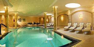 Bazén v ubytování Hotel Garni Dolomieu nebo v jeho okolí