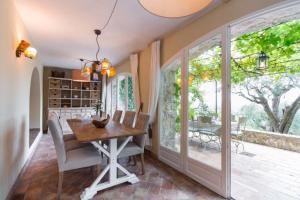 Κήπος έξω από το Luxury villa for 18 people with heated pool near Cannes