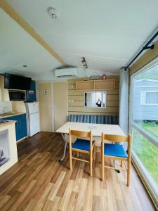 Η κουζίνα ή μικρή κουζίνα στο Loggia Confort Clim 2ch 5per Puy duFou