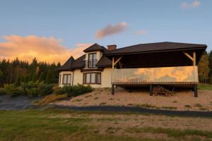 Το κτήριο όπου στεγάζεται  η παραθεριστική κατοικία