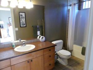 O baie la Vancouver Island Waterfront Resort +10 fotografii