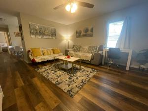 Гостиная зона в Peaceful Cozy Apartment in the Heart of Valdosta