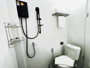 Phòng tắm tại Sarona House 3 +18 ảnh