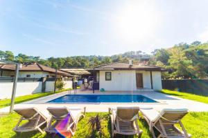 Πισίνα στο ή κοντά στο Villa Larisa