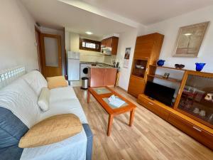 Η κουζίνα ή μικρή κουζίνα στο C17 - Edif Aigualluts - Villmor