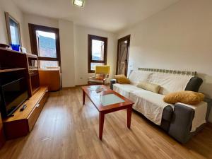 Μια τηλεόραση ή/και κέντρο ψυχαγωγίας στο C17 - Edif Aigualluts - Villmor