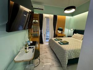 Μια τηλεόραση ή/και κέντρο ψυχαγωγίας στο Luxury Living Patras