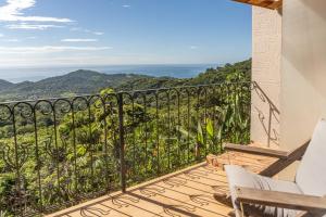 un balcón con vista al mar en Casa Sonora - Ocean View, en Carrillo