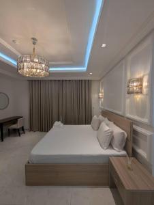 Una cama o camas en una habitación de Tel Abib Apartments Banana Island