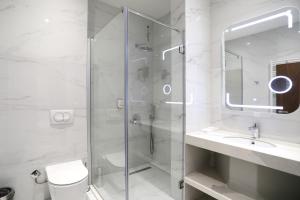 Ένα μπάνιο στο Hotel Gallery Thermo Mineral & Spa +31 φωτογραφίες