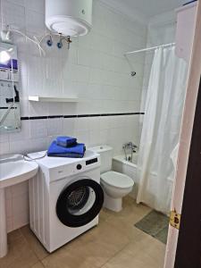 Koupelna v ubytování Cozy studio with views in Playa Paraíso