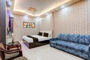 Postel nebo postele na pokoji v ubytování Townhouse OAK R R Palace