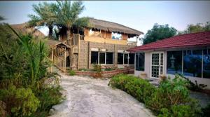 Κήπος έξω από το Shoka escape farm