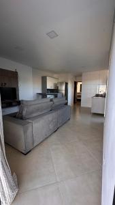 Η κουζίνα ή μικρή κουζίνα στο Casa com piscina em Peruíbe