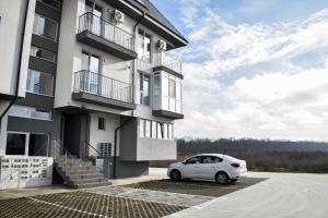 Το κτήριο όπου στεγάζεται  το διαμέρισμα