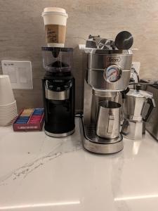 Παροχές για τσάι/καφέ στο The Cosmo Outstand NYC - Private Room near Times Square