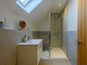 Ένα μπάνιο στο 3 Bed in Lulworth Cove 91198 +34 φωτογραφίες