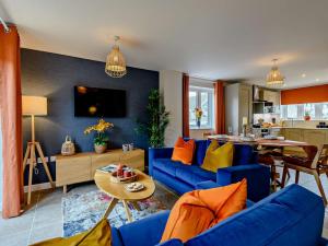 Μια τηλεόραση ή/και κέντρο ψυχαγωγίας στο 2 Bed in Lulworth Cove 91197