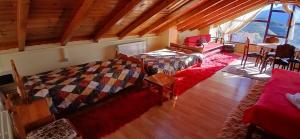 Et opholdsområde på Ξενώνας ΔΡΟΣΟΣΤΑΛΙΑ Some of Attic + 23 billeder