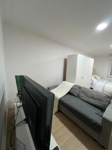 Μια τηλεόραση ή/και κέντρο ψυχαγωγίας στο genesys +15 φωτογραφίες