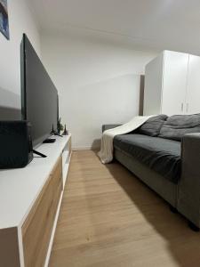 Μια τηλεόραση ή/και κέντρο ψυχαγωγίας στο genesys