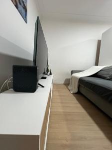 Μια τηλεόραση ή/και κέντρο ψυχαγωγίας στο genesys