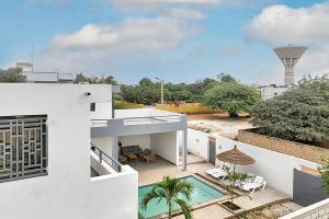 Ban công/sân hiên tại Villa Kër Girafes 3 bedrooms, 3 double beds, Somone