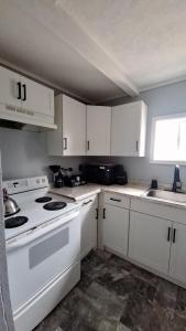 Η κουζίνα ή μικρή κουζίνα στο Central Apartment, Steps from the Park