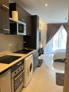 Η κουζίνα ή μικρή κουζίνα στο Loxwood House