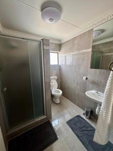 Et badeværelse på Inkinibe Self Catering