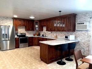 Nhà bếp/bếp nhỏ tại Pondside Abode